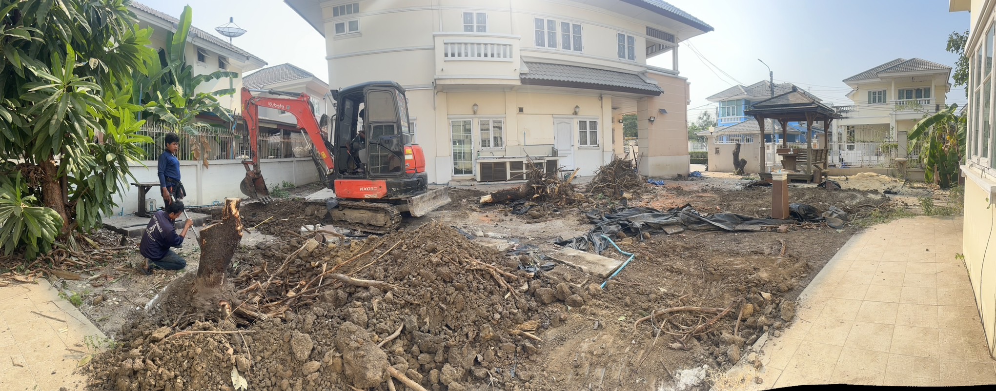 3 - https://รับจ้างตัดไม้ใหญ่กรุงเทพ.com | บริการครบวงจรด้านการดูแลต้นไม้และพื้นที่สีเขียว ตั้งแต่ตัดแต่ง โค่นต้นไม้ กำจัดวัชพืช จนถึงขนย้ายกิ่งไม้และเคลียร์พื้นที่ โดยทีมงานมืออาชีพในกรุงเทพฯ และปริมณฑล