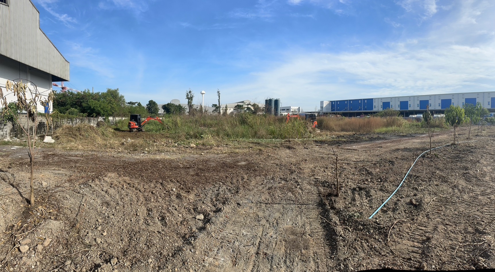 38 - https://รับจ้างตัดไม้ใหญ่กรุงเทพ.com | บริการครบวงจรด้านการดูแลต้นไม้และพื้นที่สีเขียว ตั้งแต่ตัดแต่ง โค่นต้นไม้ กำจัดวัชพืช จนถึงขนย้ายกิ่งไม้และเคลียร์พื้นที่ โดยทีมงานมืออาชีพในกรุงเทพฯ และปริมณฑล